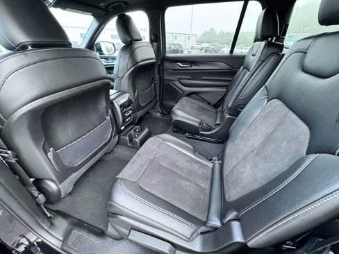 Used 2023 Jeep Grand Cherokee L Laredo image 13