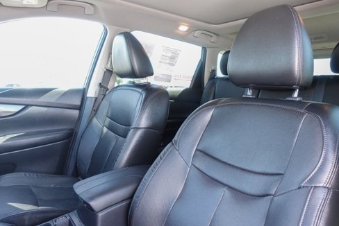 Used 2019 Nissan Rogue SL w/ Premium Package image 26