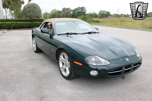 Used 2003 Jaguar XK8 Convertible image 19