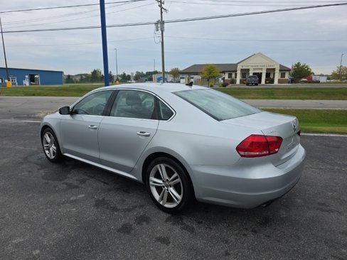 Used 2014 Volkswagen Passat 1.8T SE image 3