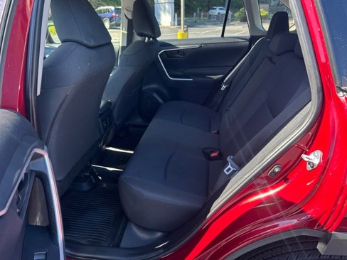 Certified 2022 Toyota RAV4 LE image 27