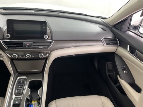 Certified 2018 Honda Accord Touring image 19