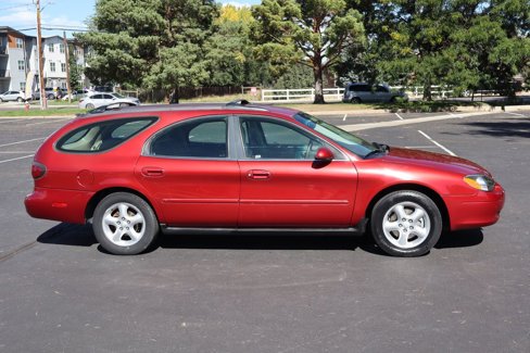 Used 2001 Ford Taurus SE image 3