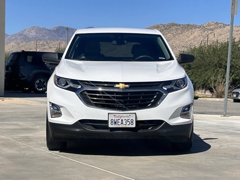 Used 2021 Chevrolet Equinox LS w/ LS Convenience Package image 2