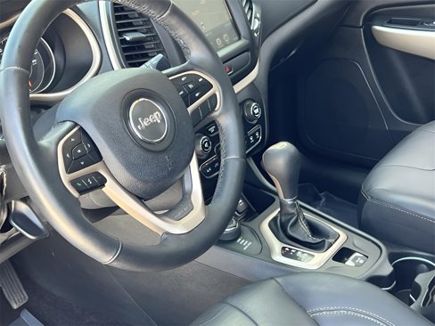 Used 2018 Jeep Cherokee Limited image 14