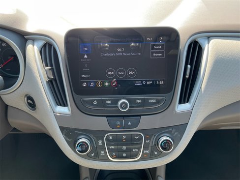 Used 2024 Chevrolet Malibu LT image 12
