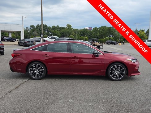 Used 2019 Toyota Avalon XSE image 6