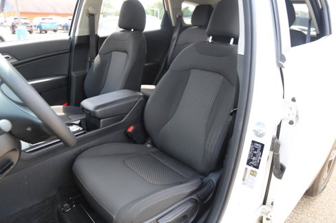 Used 2023 Kia Sportage LX image 14