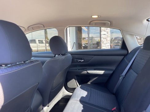 Used 2016 Nissan Altima 2.5 S w/ Power Driver Seat Package image 4