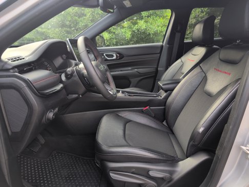 Used 2024 Jeep Compass Trailhawk image 11