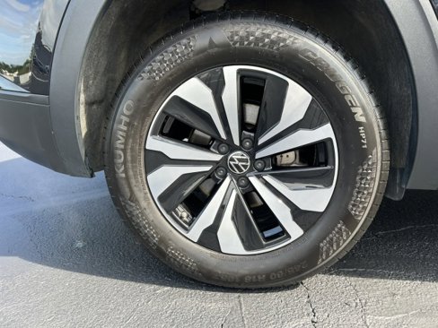 Used 2024 Volkswagen Atlas Cross Sport SE image 30