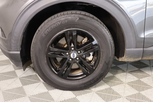 Used 2020 Ford Explorer XLT image 17
