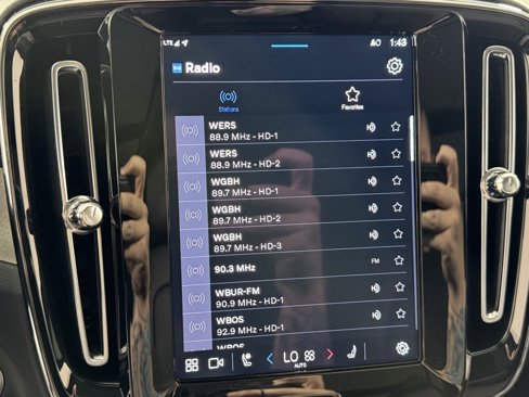 Certified 2025 Volvo XC40 B5 Core image 26