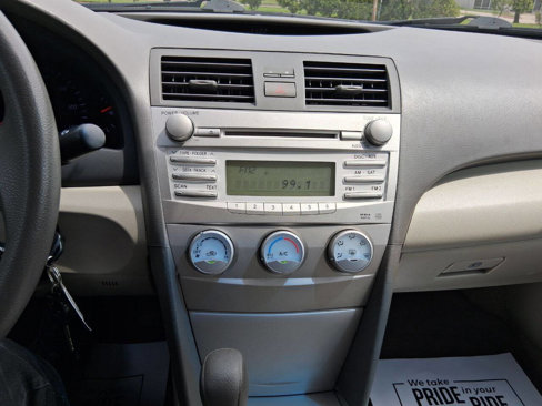 Used 2011 Toyota Camry LE image 16