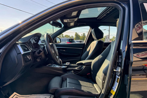 Used 2018 BMW 330i xDrive Sedan image 15