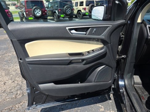 Used 2019 Ford Edge SEL image 10