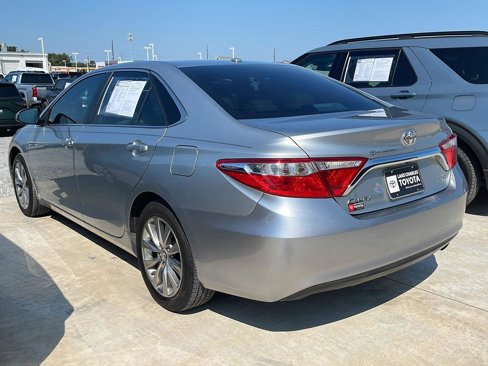 Used 2017 Toyota Camry SE image 5