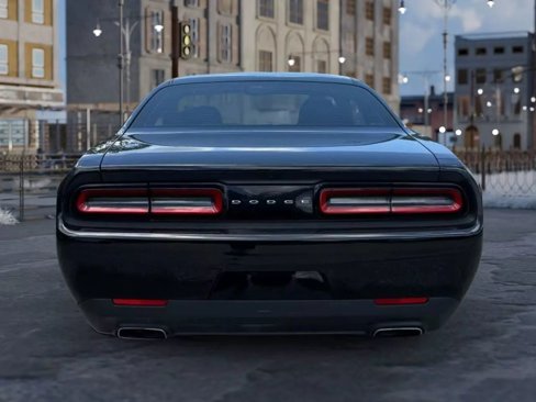 Used 2016 Dodge Challenger SXT image 6