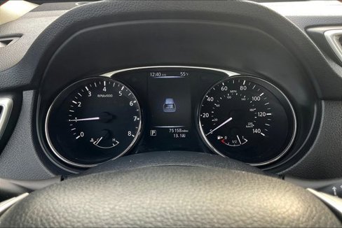 Used 2016 Nissan Rogue S image 18