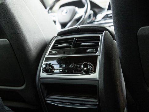 Used 2019 BMW 740i w/ Executive Package image 28