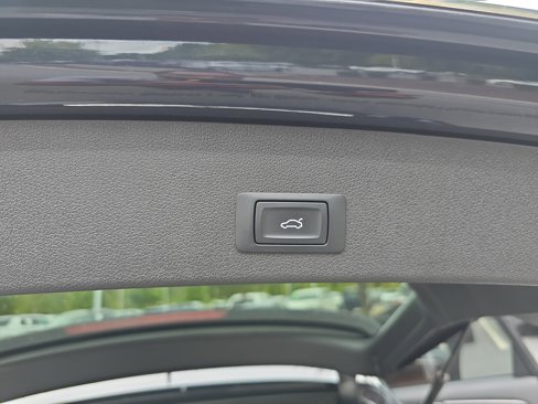 Used 2017 Audi Q5 2.0T Premium Plus w/ Technology Package image 13