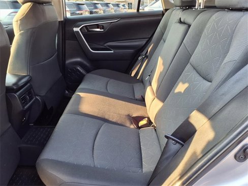 Used 2021 Toyota RAV4 XLE image 8