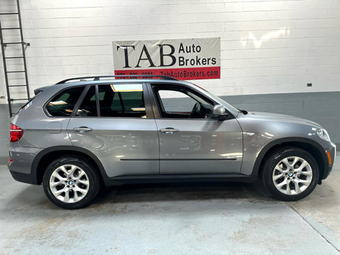 Used 2012 BMW X5 xDrive35i w/ Convenience Pkg image 2