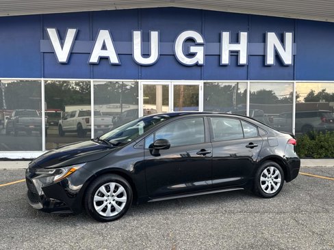 Used 2022 Toyota Corolla LE image 1