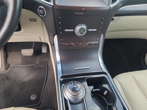 Used 2020 Ford Edge Titanium image 19