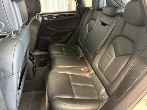 Certified 2018 Porsche Macan Sport Edition image 28