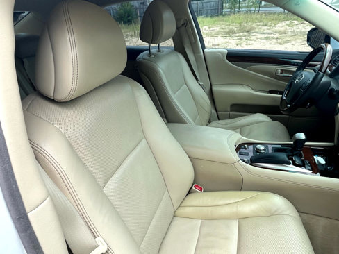 Used 2014 Lexus LS 460 image 53
