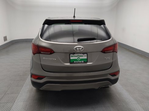 Used 2018 Hyundai Santa Fe Sport image 6