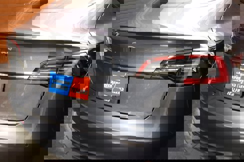 Used 2022 Tesla Model 3 Standard Range image 16