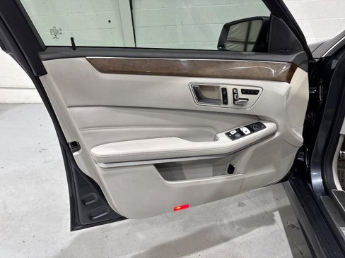 Used 2014 Mercedes-Benz E 350 Sedan image 22