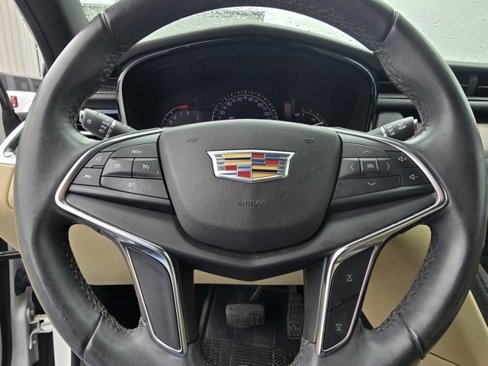 Used 2017 Cadillac XT5 FWD image 16