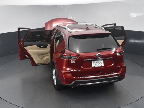 Used 2019 Nissan Rogue SV image 22
