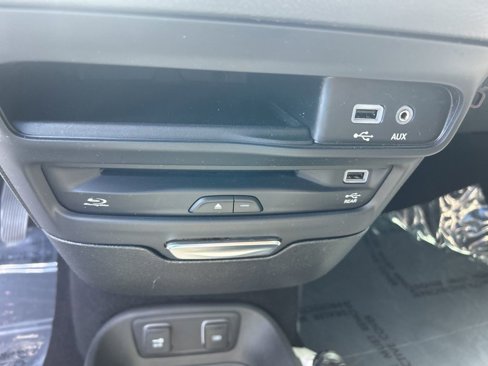 Used 2019 Chrysler Pacifica Touring-L Plus w/ Advanced Safetytec Group image 40