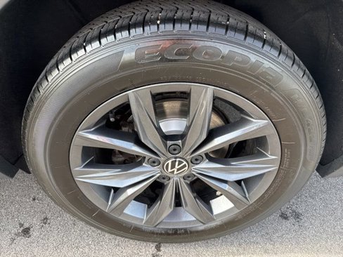 Certified 2022 Volkswagen Tiguan SE image 31