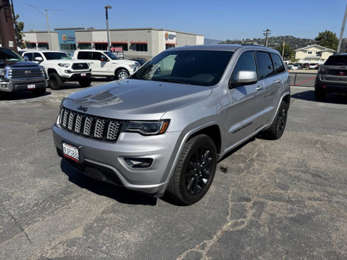 Used 2020 Jeep Grand Cherokee Altitude image 10