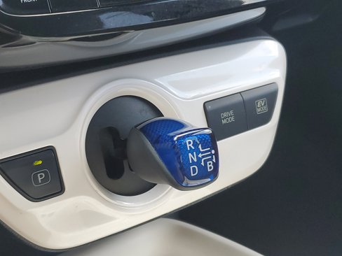 Used 2016 Toyota Prius Four image 30