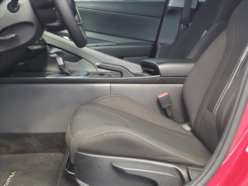 Used 2024 Hyundai Elantra SEL image 19