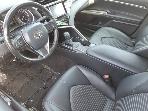 Used 2019 Toyota Camry L image 5