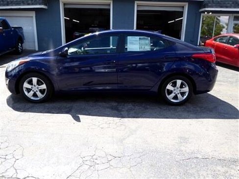 Used 2013 Hyundai Elantra GLS w/ Preferred Pkg image 2