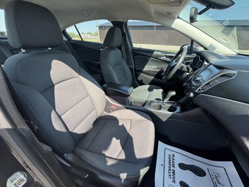 Used 2016 Chevrolet Cruze LT w/ Convenience Package image 3