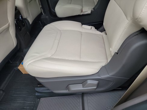 Used 2022 Ford Explorer Platinum w/ Equipment Group 601A image 18
