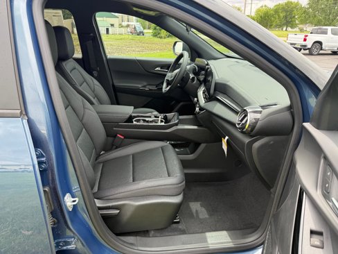New 2026 Chevrolet Equinox LT w/ Convenience Package II image 9