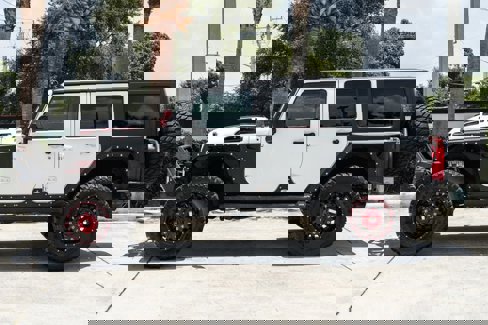 Used 2017 Jeep Wrangler Unlimited Sahara w/ Connectivity Group image 3
