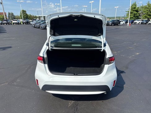Used 2022 Toyota Corolla LE image 11