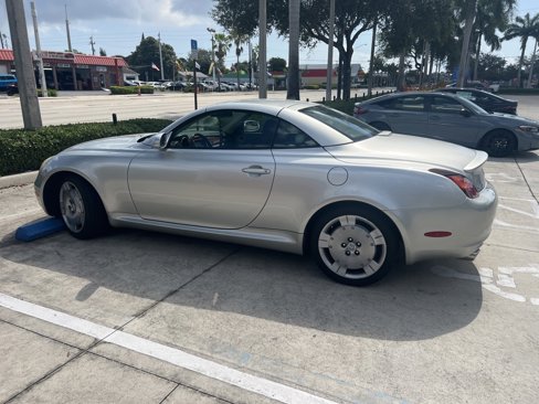 Used 2004 Lexus SC 430 Convertible image 3