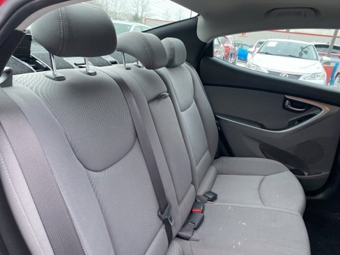Used 2015 Hyundai Elantra SE image 23